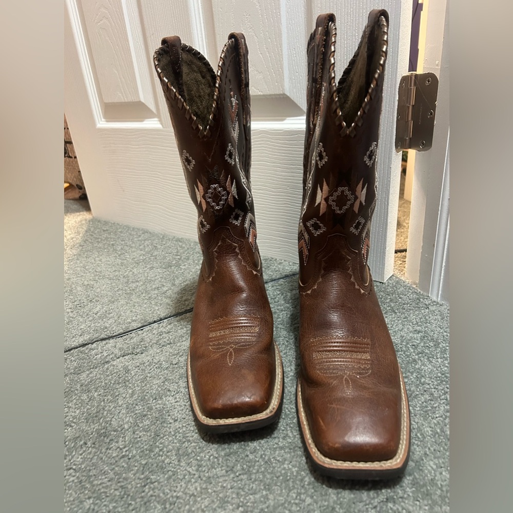 Ariat Cowgirl boots size women’s 9.5